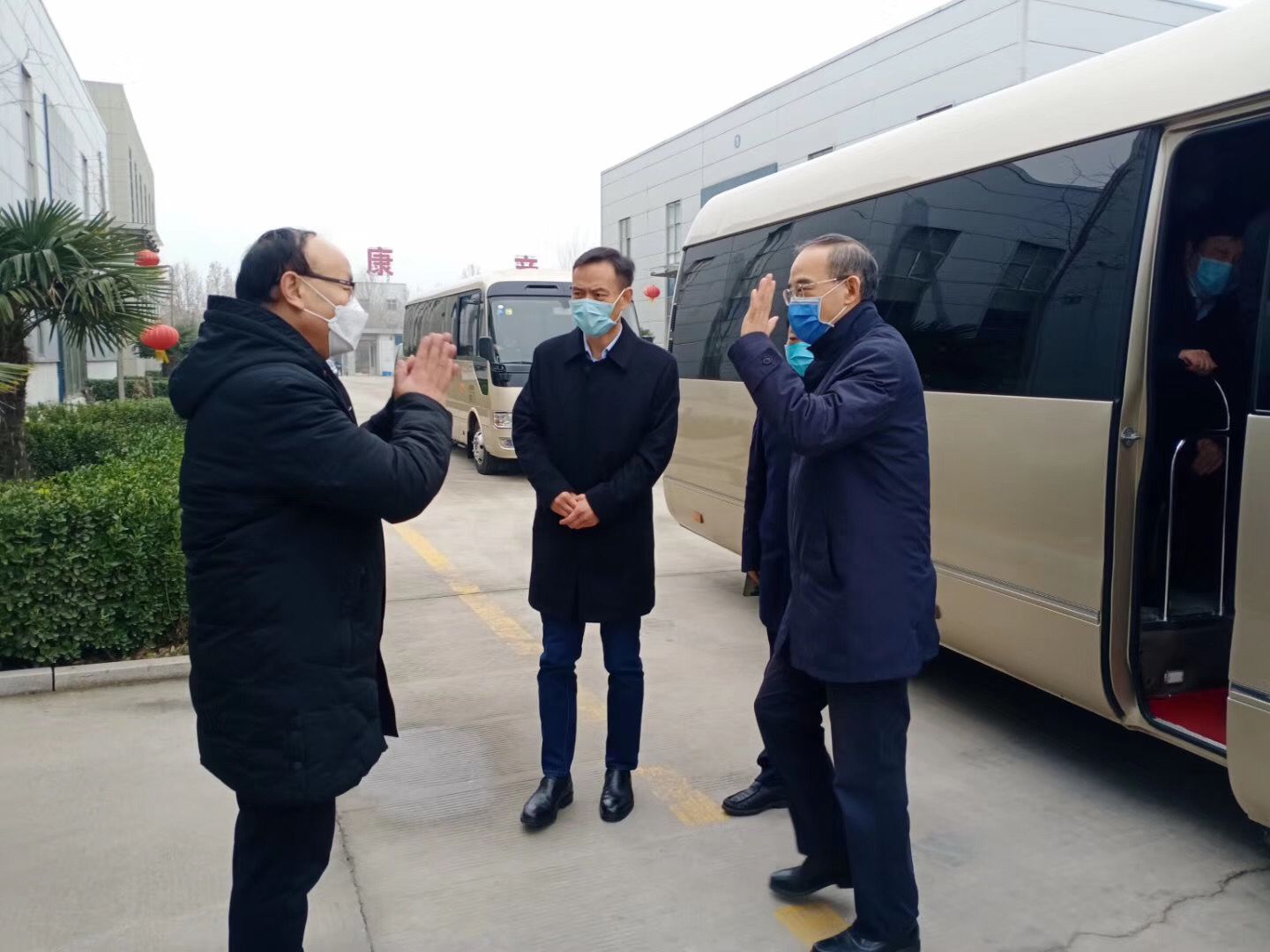 新乡市领导,长垣市委书记秦保建,市长赵军伟等领导一行到华信认证获证